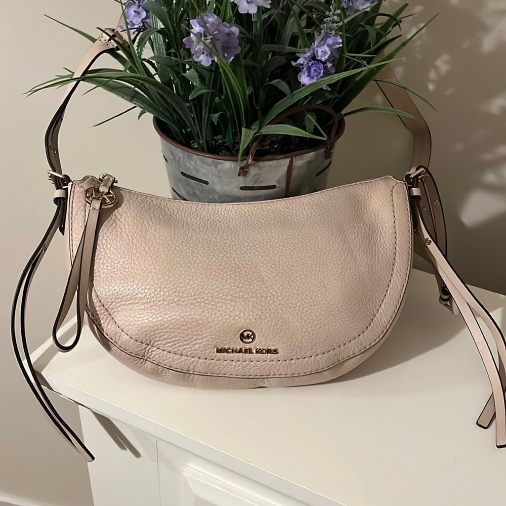 Authentic Michael Kors Pink Shoulder Bag MAKE AN OFFER!!